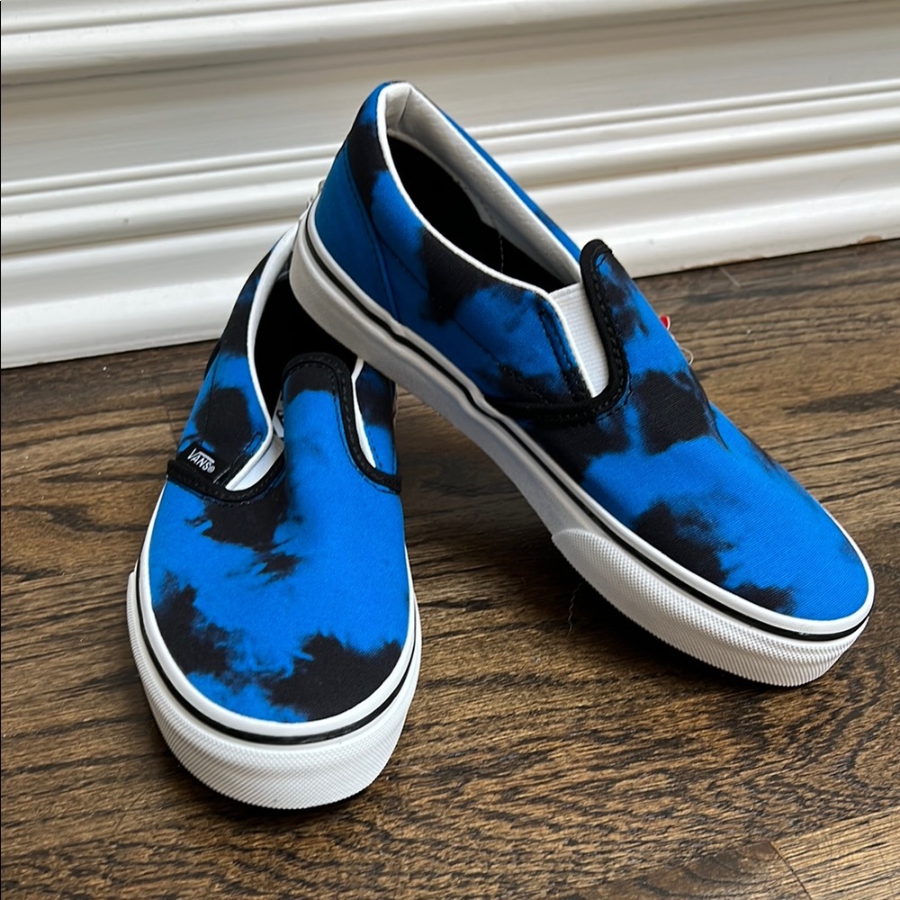 Kids Vans Blue and Black Tie-Dye Slip-On Sneakers